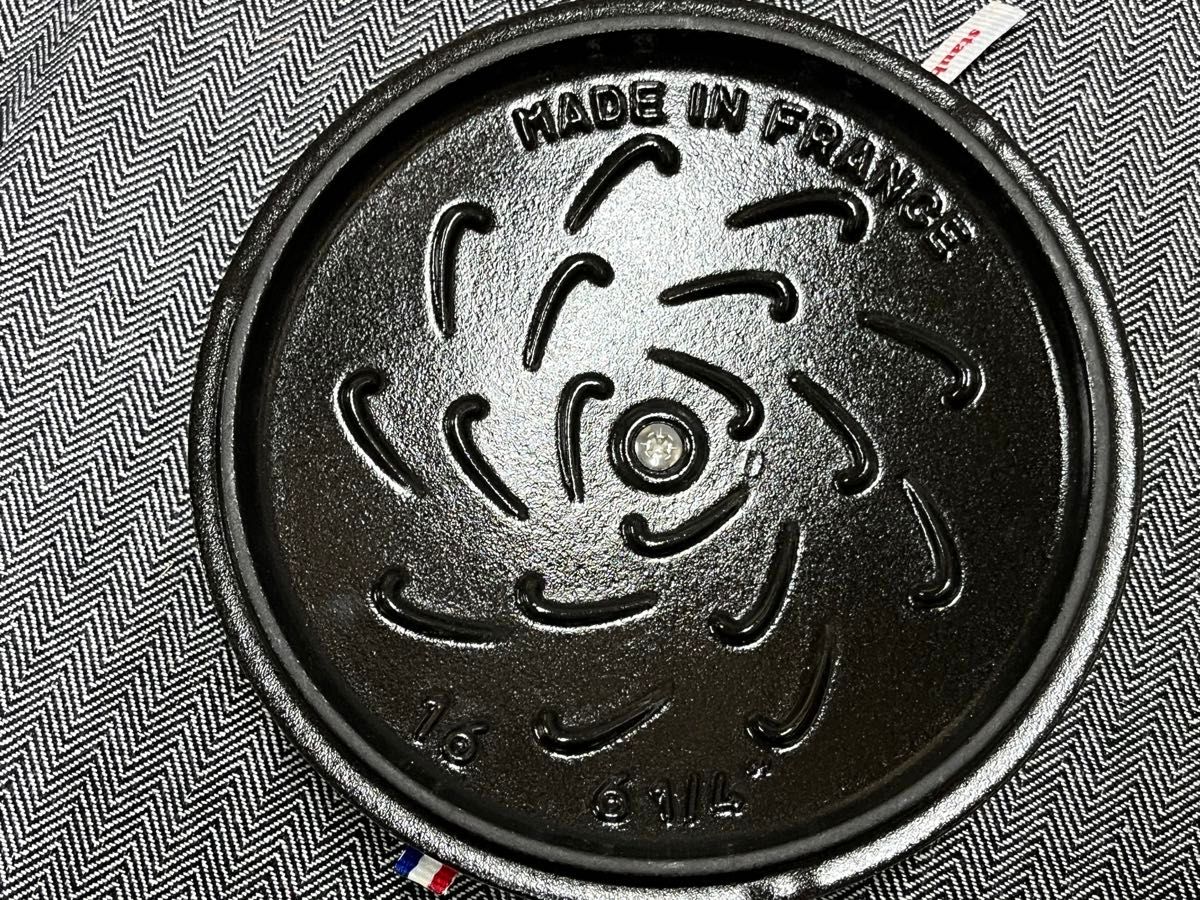 STAUB ストウブ ラ・ココット de GOHAN 16 cm セージグリーン STAUB ストウブ ラ・ココット de GOHAN 16 cm セージグリーン