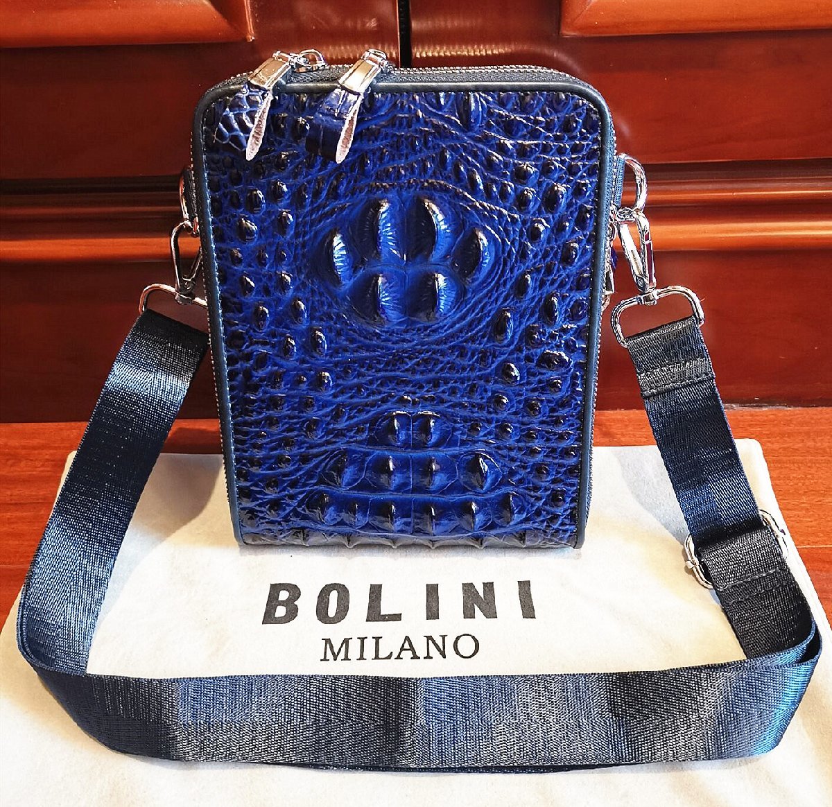 逸品*16万◆イタリア・ミラノ発*BOLINI/ボリニ・最上級牛革・クロコダイル*ショルダーバッグ/リュックサック・紺_画像6