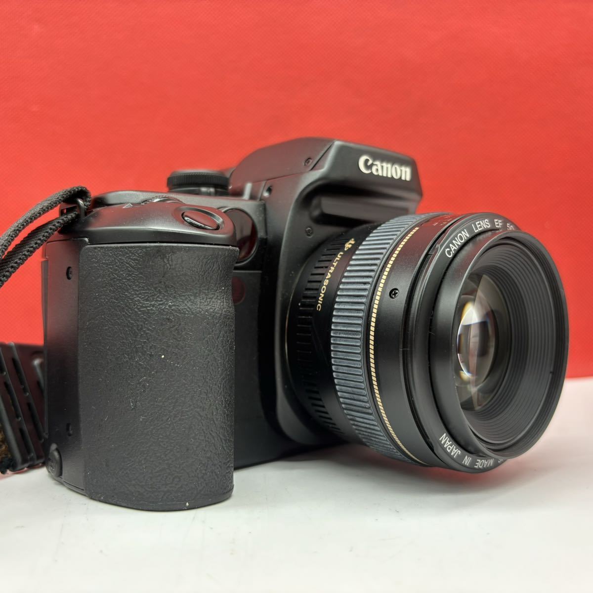 ◆ 防湿庫保管品 Canon EOS 55 一眼レフカメラ フィルムカメラ EF 50mm F1.4 / 75-300mm F4-5.6 Ⅲ USM ultrasonic 動作確認済 キャノン_画像4