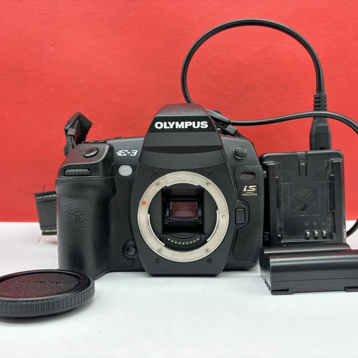 ◆ OLYMPUS E-3 デジタル一眼レフカメラ ボディ バッテリー、充電器付属 シャッター、フラッシュOK オリンパス_画像1