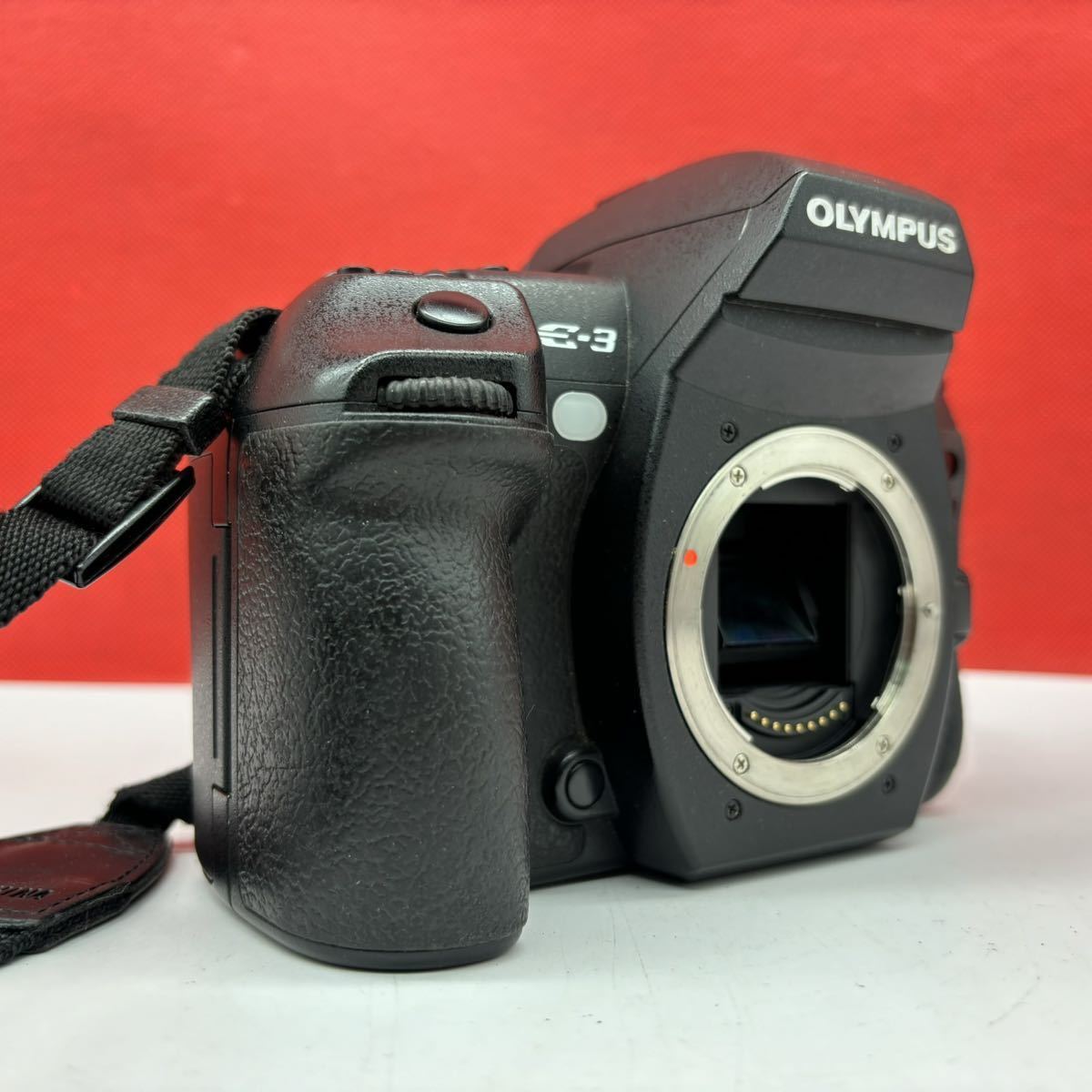 ◆ OLYMPUS E-3 デジタル一眼レフカメラ ボディ バッテリー、充電器付属 シャッター、フラッシュOK オリンパス_画像4