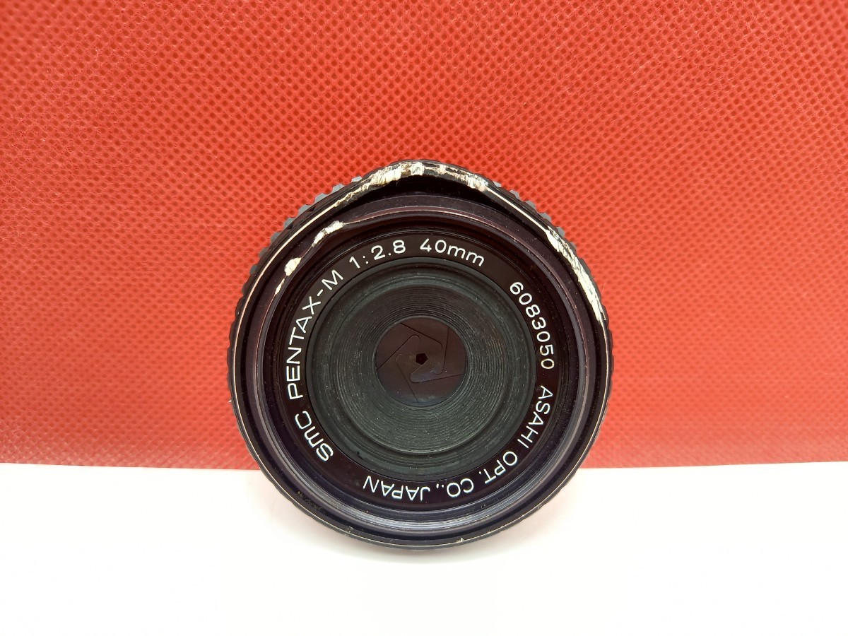 ■ PENTAX smc PENTAX-M 40mm F2.8 Kマウント MF一眼レフ用 標準単焦点レンズ パンケーキレンズ 現状品 ペンタックス_画像1