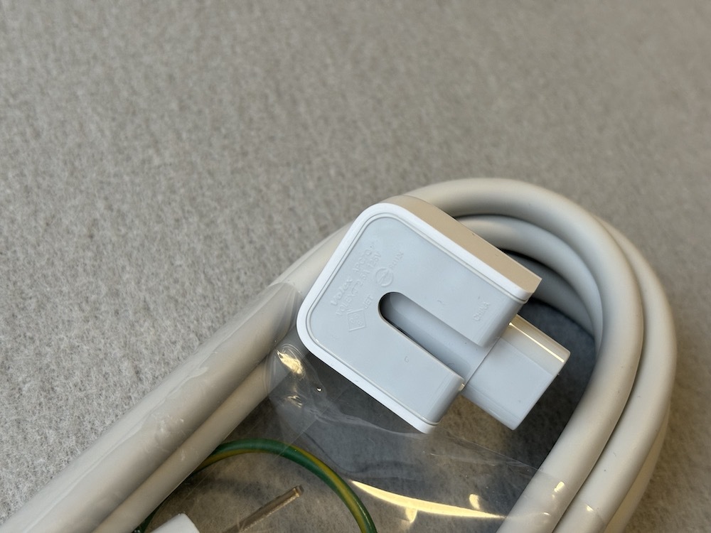 [ free shipping ]Apple original Magsafe AC adaptor for power supply cable MacBook Pro / Air mug safe Power Adapter