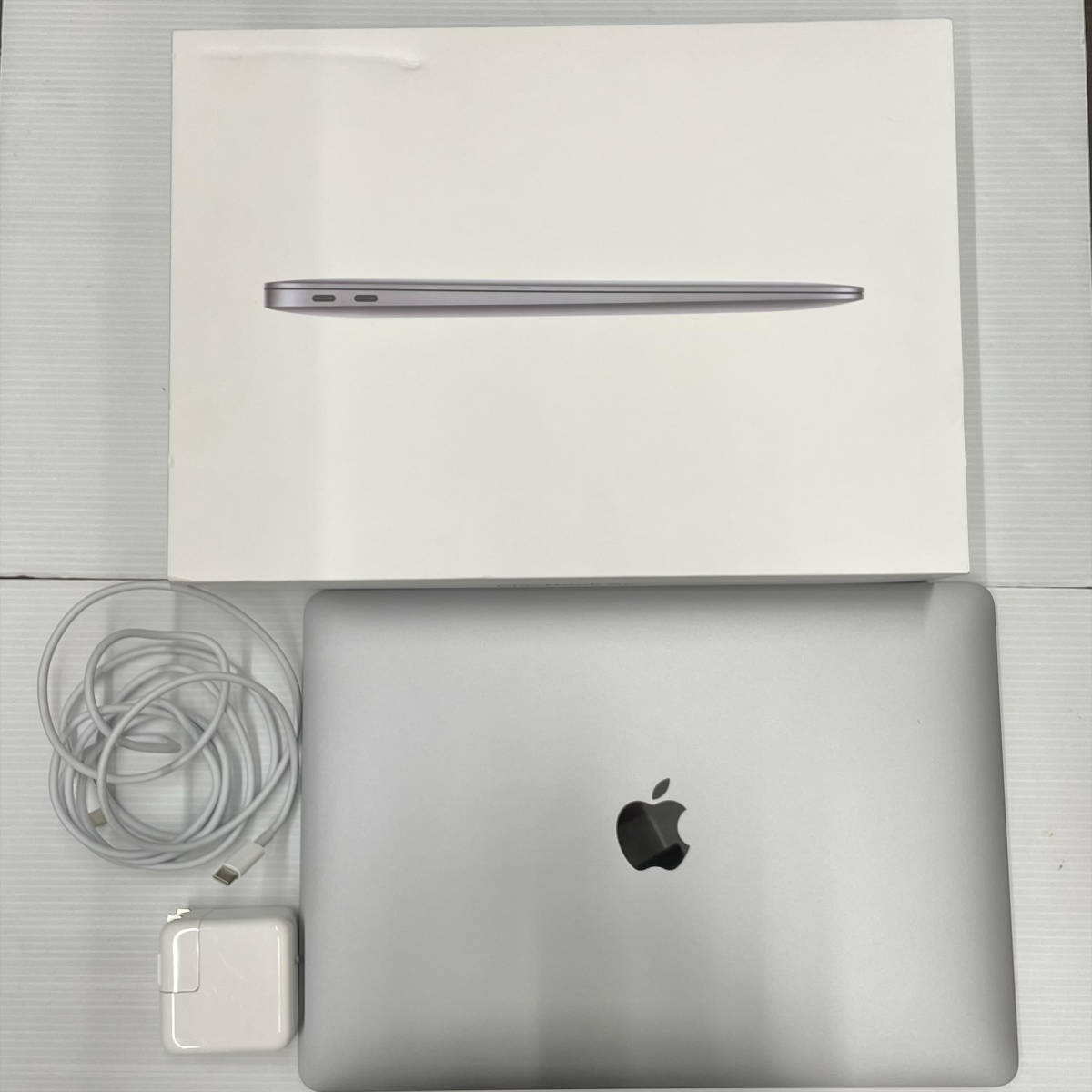 小#6214 充放電回数7回！ MacBook Air 2020年モデル M1チップ 13