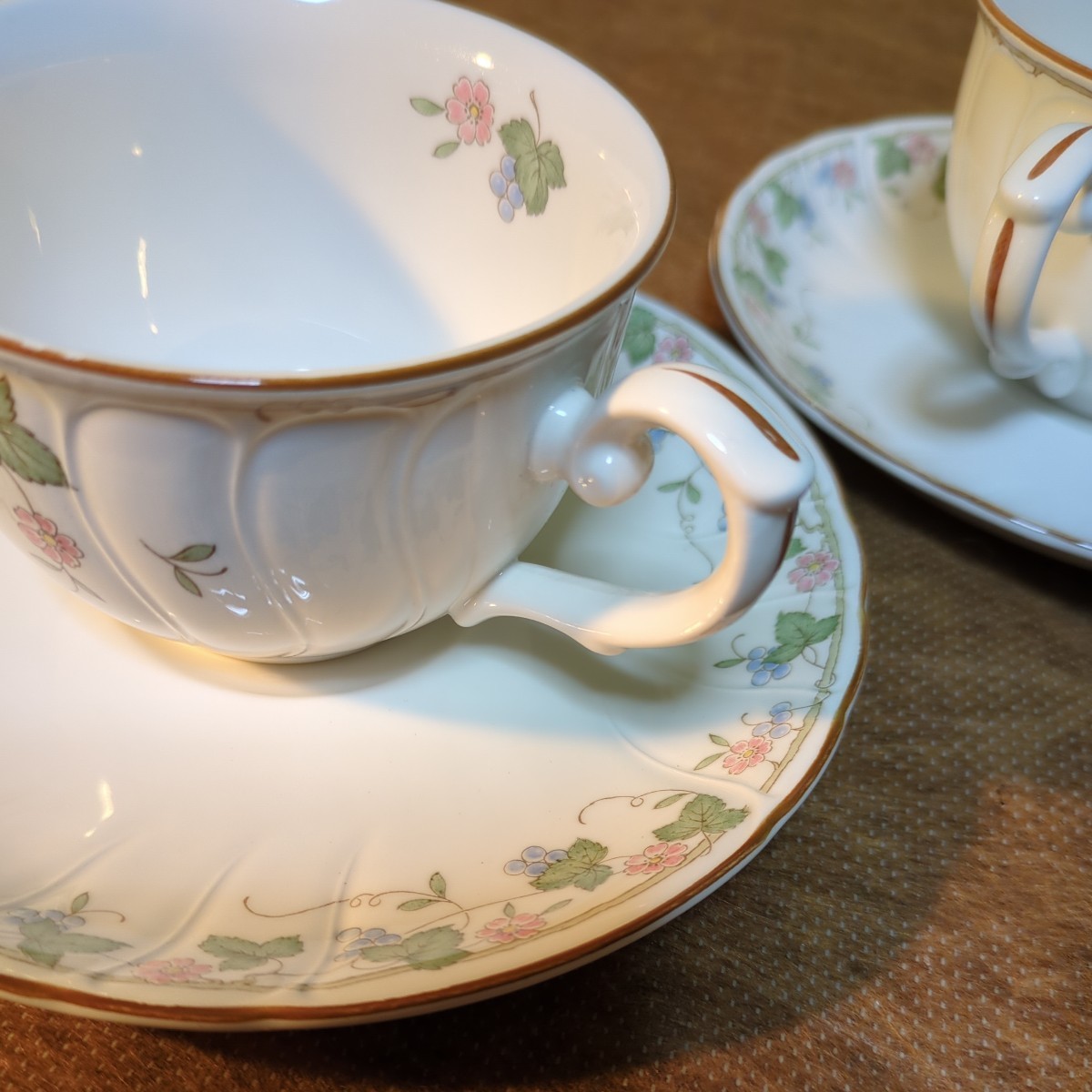 ノリタケ Noritake カップ &ソーサー ２客セット クラフトーン ビニーソング VINYSONG 洋食器 葡萄 ブドウ柄_画像7