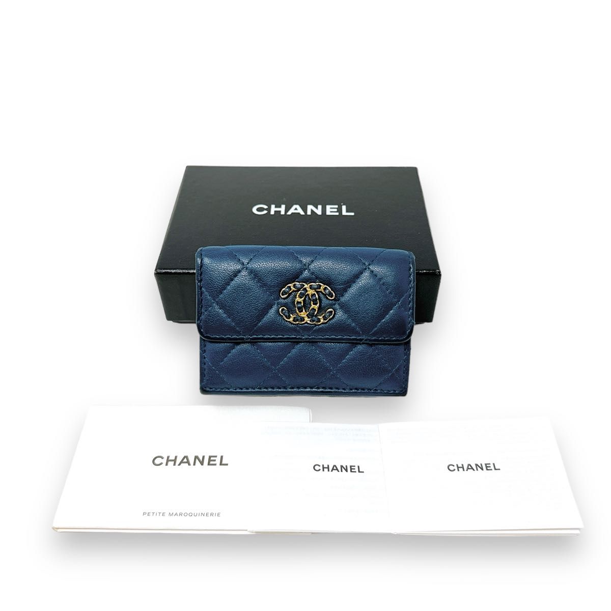 シャネル 3つ折り財布 19 マトラッセ AP0727 ネイビー ラムスキン CHANEL ココマーク レザー