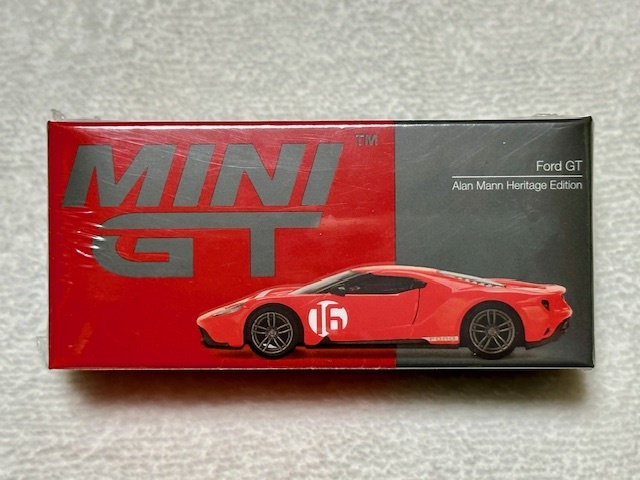 1/64 MINI-GT MGT00476-L フォード GT アラン・マン ヘリテージエディション 左ハンドル Ford GT Alan Mann Heritage Edition ミニGT TSM_画像3