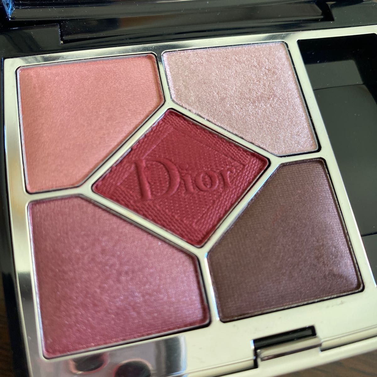 Dior サンククルールクチュール 879 ルージュトラファルガー クリスチャン・ディオール ディオールアイシャドウ ベスコス 