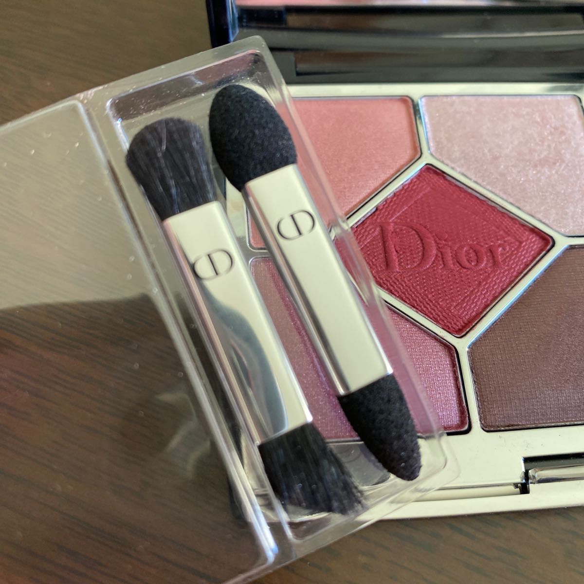 Dior サンククルールクチュール 879 ルージュトラファルガー クリスチャン・ディオール ディオールアイシャドウ ベスコス 