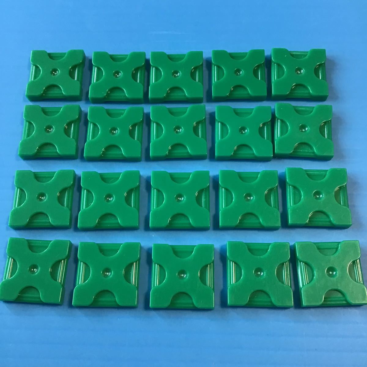used 「 LaQ ラキュー 基本 パーツ 緑色 No.1 20個 」 / 四角形 / グリーン /20ピース/ パズルブロック 知育玩具おすすめ_画像1