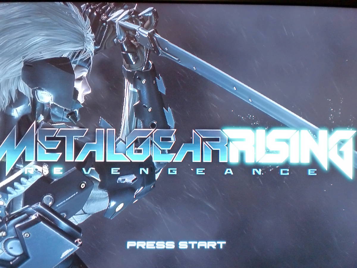 2401221 PS3本体(4000B)メタルギアライジング FF ガンダム 2401221 PS3本体(4000B)メタルギアライジング FF ガンダム