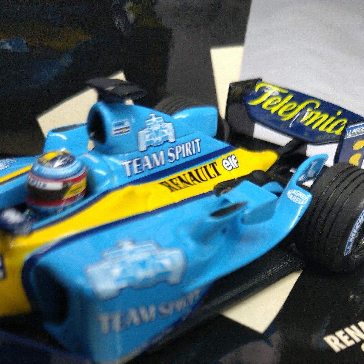 ミニカー 1/43 ミニチャンプス RENAULT F1 TEAM SHOWCAR 2004 F.ALONSO