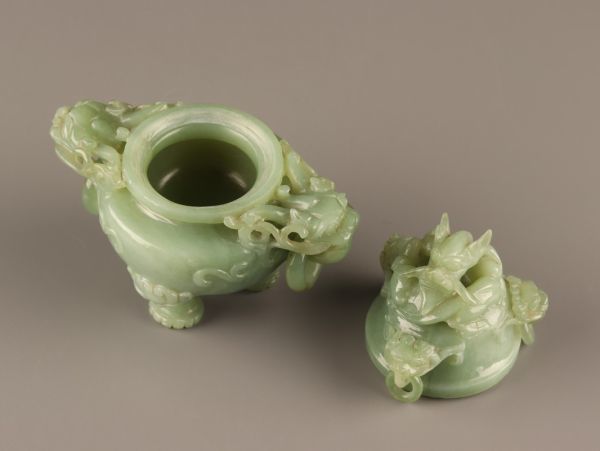 中国古玩 唐物 緑砡石 翡翠 置物 遊環 香炉 時代物 極上品 初だし品 C3757_画像8