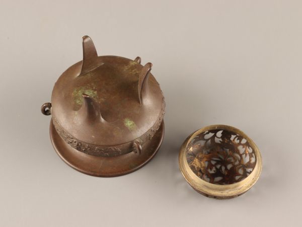中国古玩 唐物 古銅造 饕餮文 香炉 時代物 極上品 初だし品 C4017の画像9