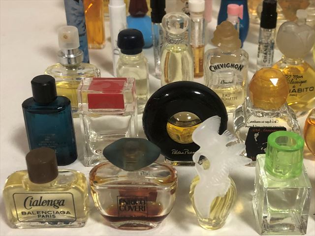 * brand Mini perfume together Chanel Dior Paul Smith Armani Estee Lauder etc. *