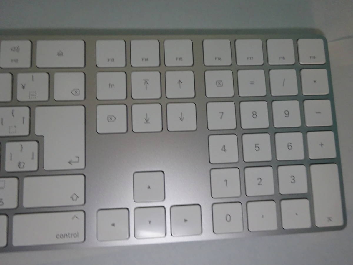 Apple Magic Keyboard(テンキー付)-日本語 Model:A1843 インターフェース:Bluetooth 付属品ありません（本体のみ) ゴム足擦れあり_Apple Magic Keyboard(テンキー付)