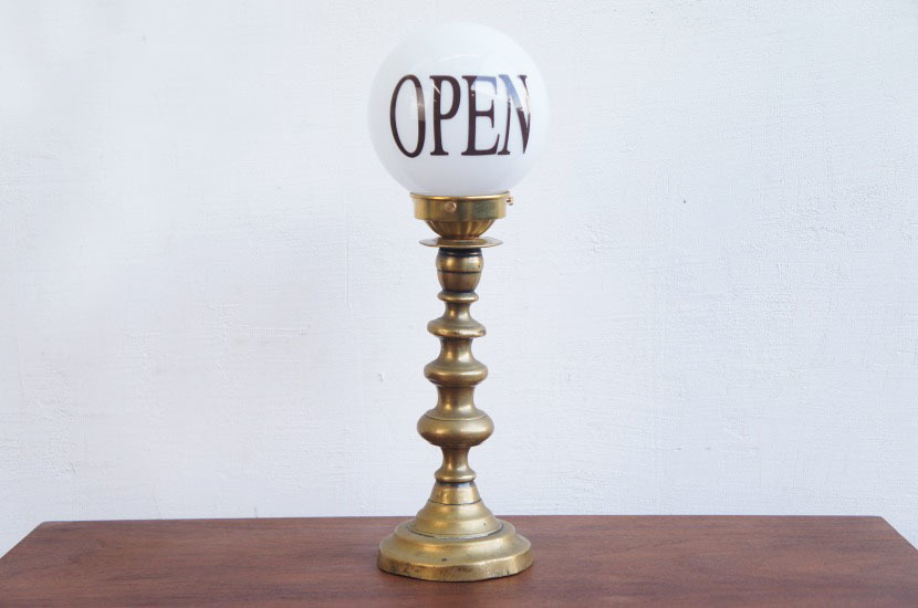 フランスアンティーク 真鍮製 燭台 OPENサイン テーブルランプ/オープンサイン/キャンドルホルダー/リメイク/蝋燭/スクールハウス/antique_画像2