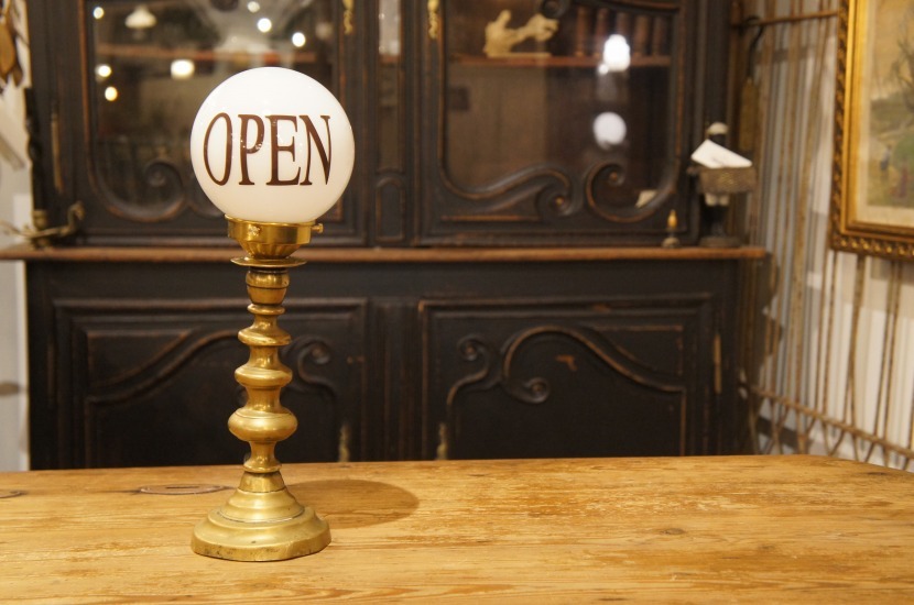 フランスアンティーク 真鍮製 燭台 OPENサイン テーブルランプ/オープンサイン/キャンドルホルダー/リメイク/蝋燭/スクールハウス/antique_画像1