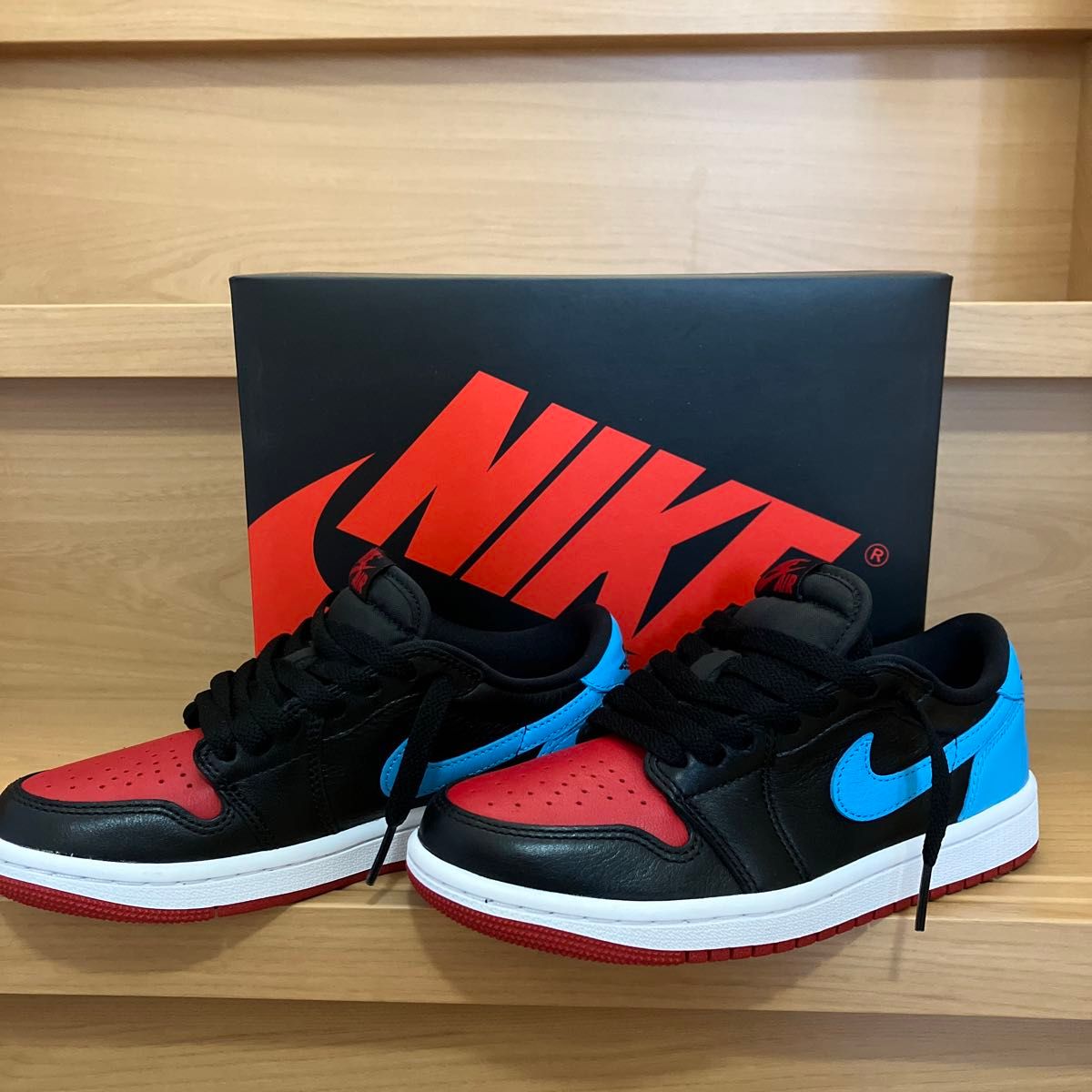 Nike WMNS Air Jordan 1 Retro Low OG "NC to Chi"ナイキ ウィメンズ エアジョーダン1