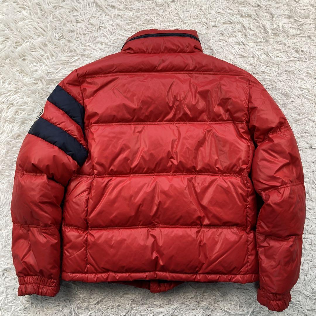 廃盤モデル MONCLER モンクレール エリック ダウンジャケット 袖ライン ワッペン Sサイズ 収納フード アウター ブルゾン シャイニーレッド_画像6