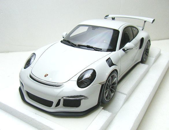 送無【オートアート★ポルシェ９１１（９９１）・GT3RS】１：１８　新品同様　訳アリ_画像1