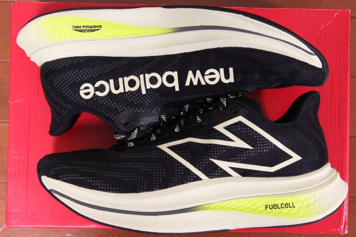 newbalance ニュ ーバランス　フューエルセル　スーパーコンプトレーナーV2　美品　27ｃｍ_画像1