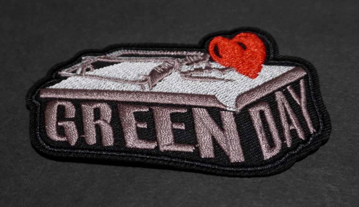 赤心罠GD■新品 『GREEN DAY 』 グリーン.デイ アメリカ ハート　トラップ　刺繍ワッペン◆ 音楽 ミュージック◆■洋服・衣類・衣服DIY_画像2