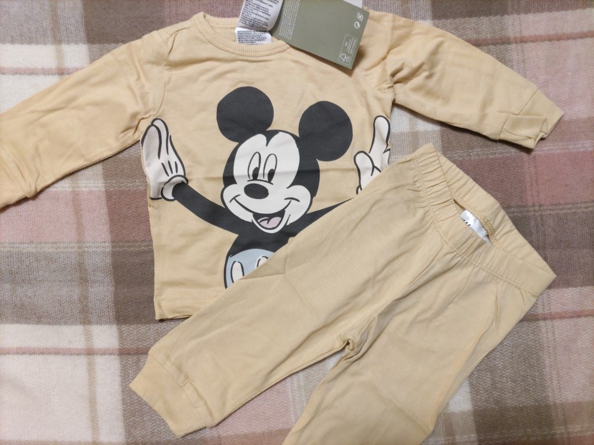 【新品】H&M ミッキーマウス  パジャマ セットアップ 保育園着 2枚セット  Disney ディズニー