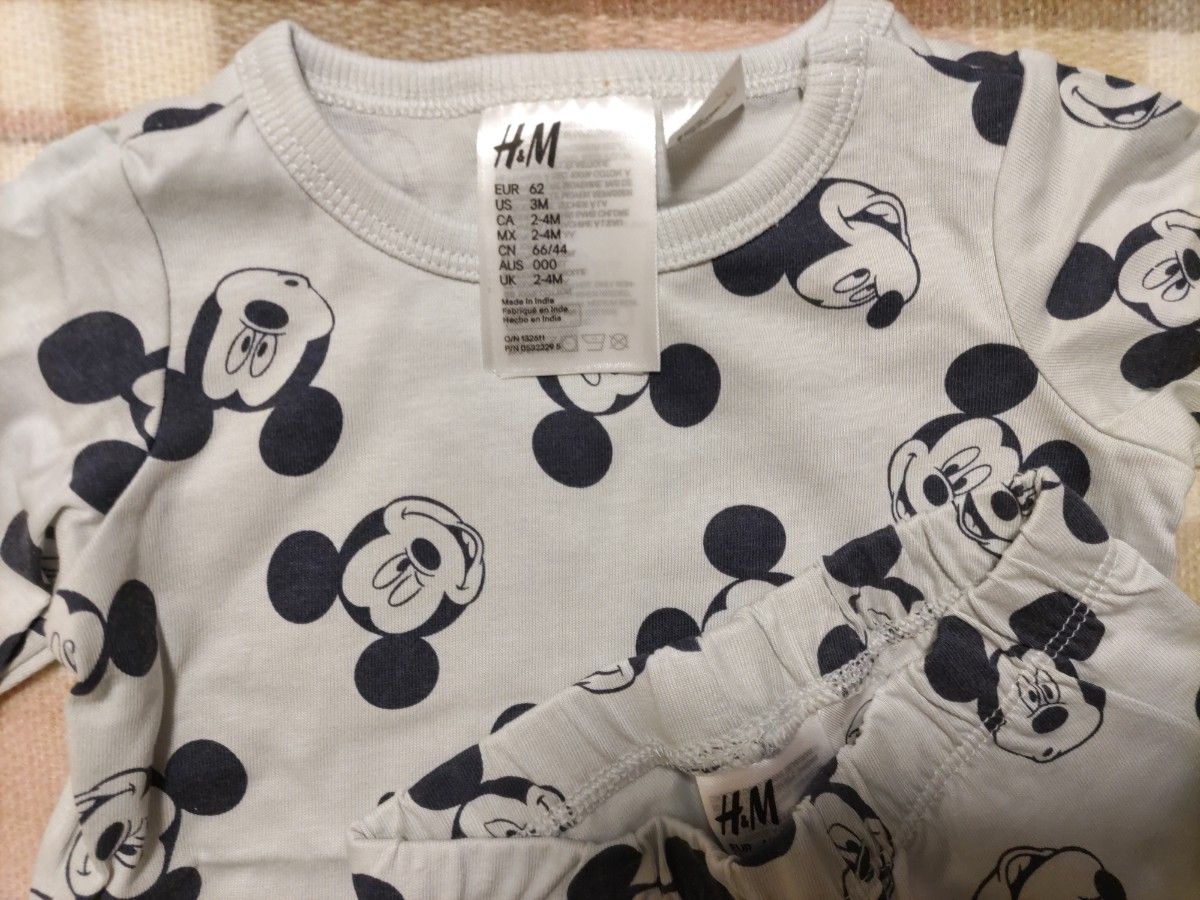 【新品】H&M ミッキーマウス  パジャマ セットアップ 保育園着 2枚セット  Disney ディズニー