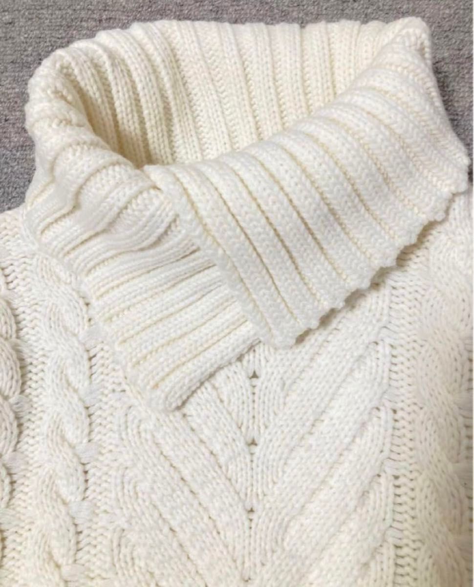 編みセーター　タートルネックニット　白　長袖