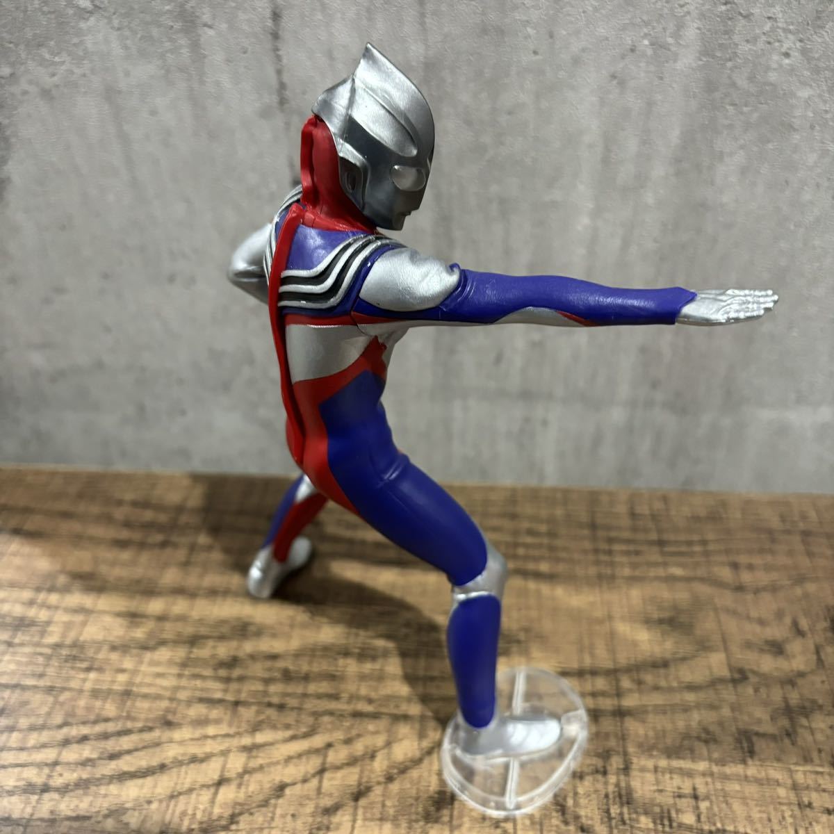  вскрыть товар герой . изображение Ultraman Tiga ( Tiga blast ) без коробки .