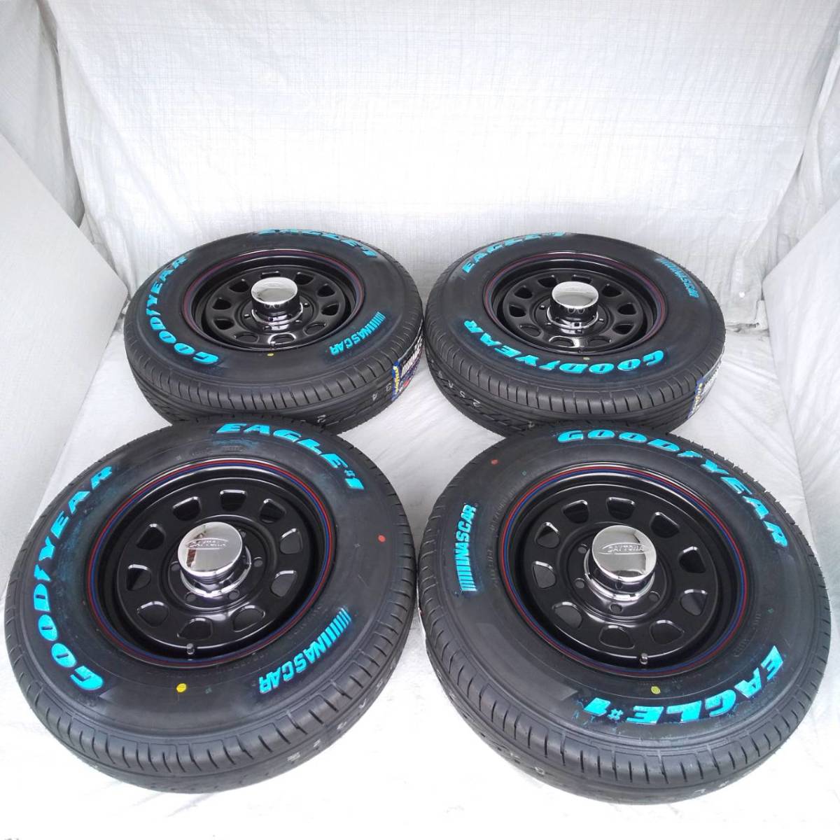 新品 デイトナ 15-6.0J＋45 6-139.7 ブラック タイヤ付4本SET 195/80R15 グッドイヤーナスカー キャラバンE26 (W2120-1)_画像1