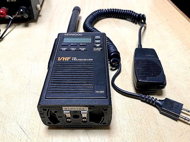 KENWOOD　ケンウッド　144MHz帯　ハンディトランシーバー　TH-205　スピーカーマイク付き_電池ケース（バッテリー）はありません