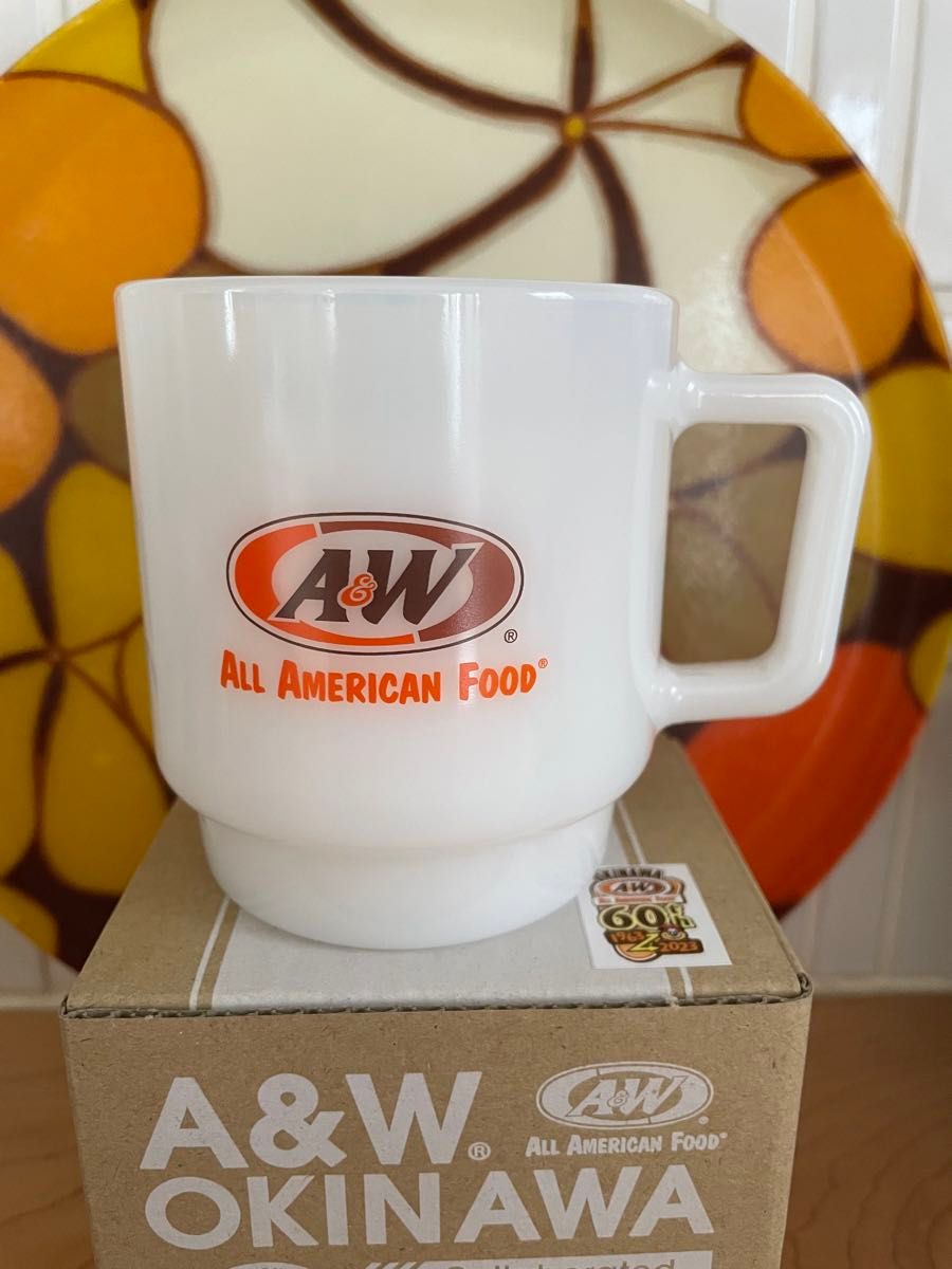 ②A&W 60thスタッキングマグ ミルクガラスマグカップ