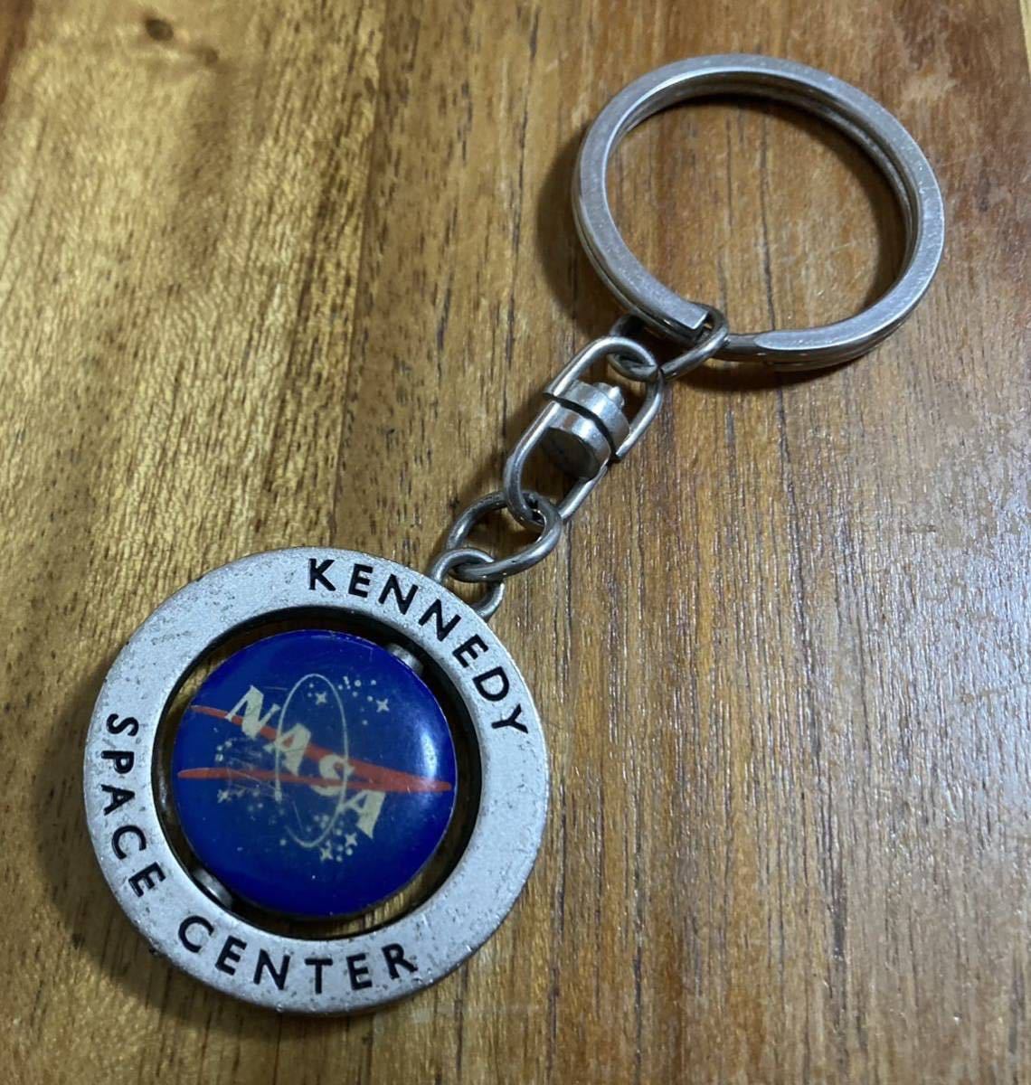 昭和レトロ品 NASA アポロ13号 ケネディスベースセンターのキーホルダー 送料無料の画像1