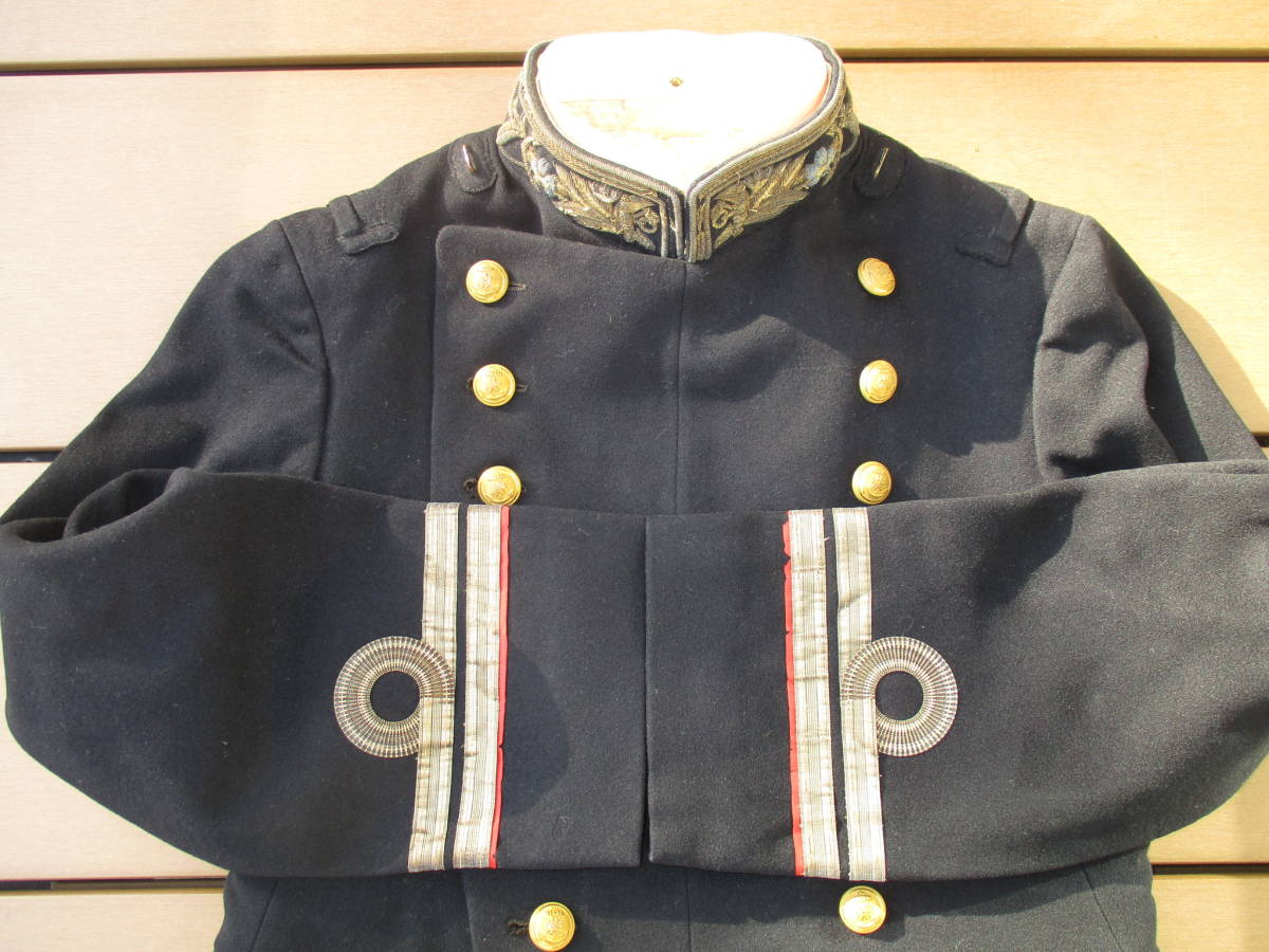 大日本帝国海軍 軍医大尉大礼服(上衣) (日本軍 日本海軍) の 大日本帝国海軍 軍医大尉大礼服(上衣) (日本軍 日本海軍) の
