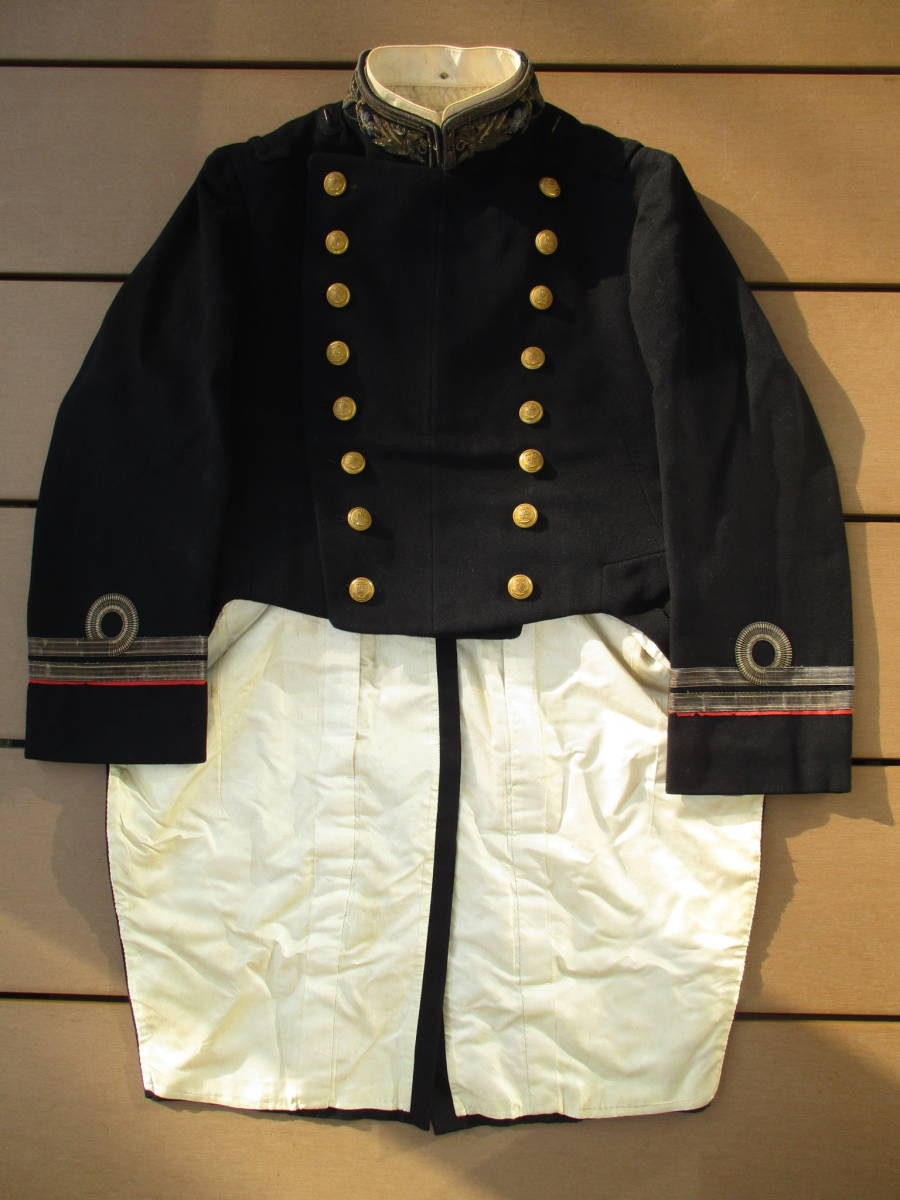 大日本帝国海軍 軍医大尉大礼服(上衣) (日本軍 日本海軍) の 大日本帝国海軍 軍医大尉大礼服(上衣) (日本軍 日本海軍) の