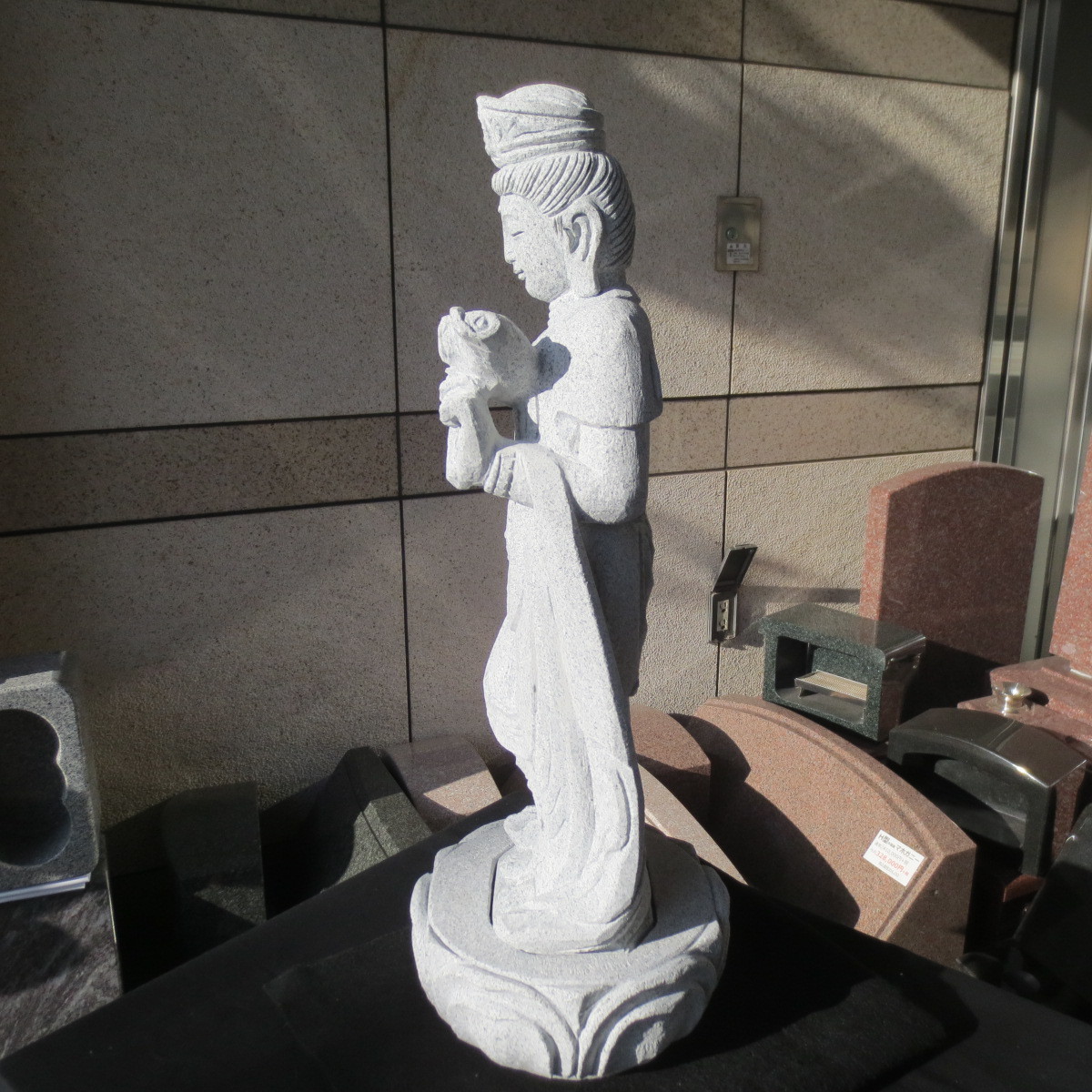 観音菩薩像 総高５７cm 観音像 聖観音 観音様 御影石 手作り 1.5尺 Guan Yin Statue of Guanyin