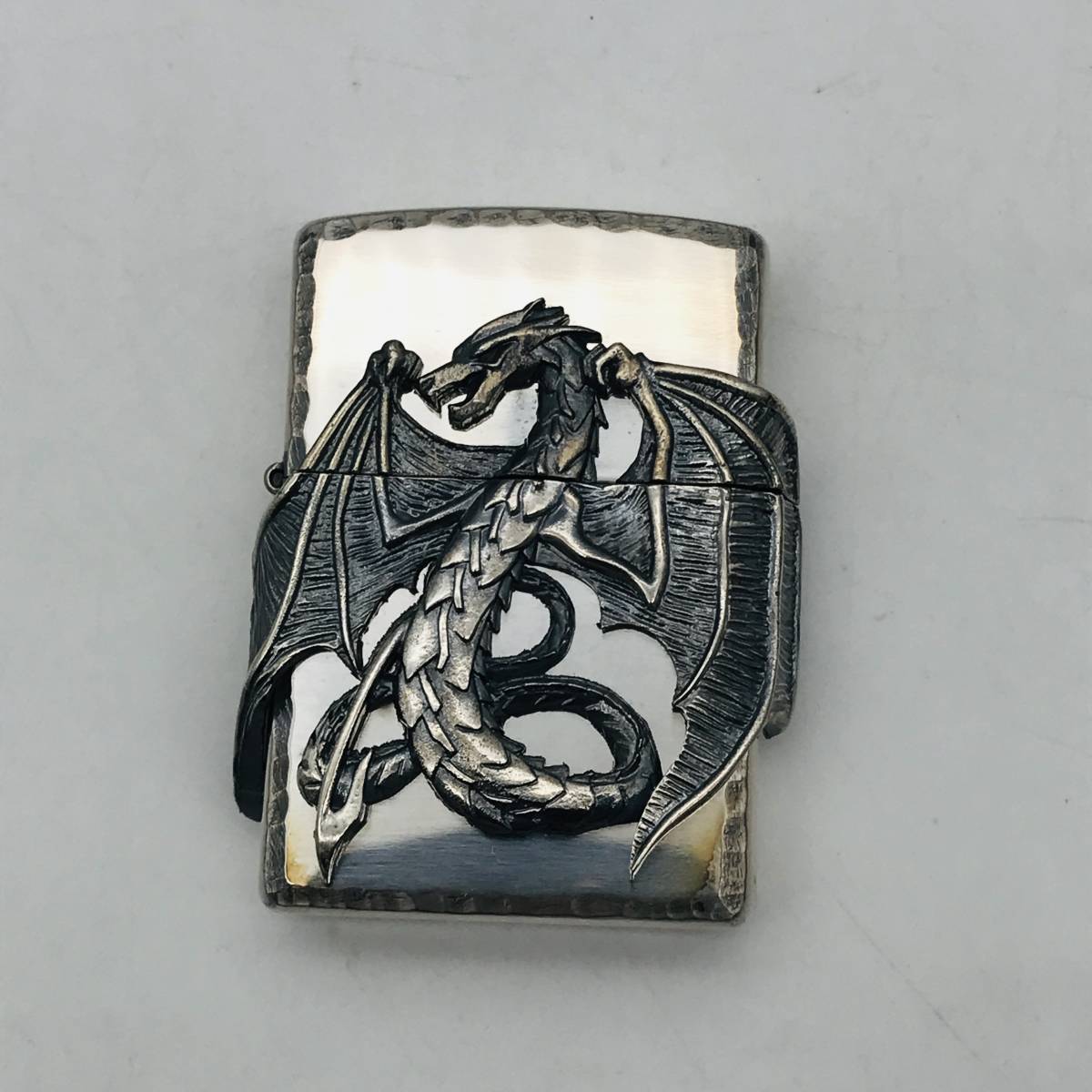 ZIPPO 未使用品 シルバー ワイバーン ドラゴンメタル 2006年製_画像3