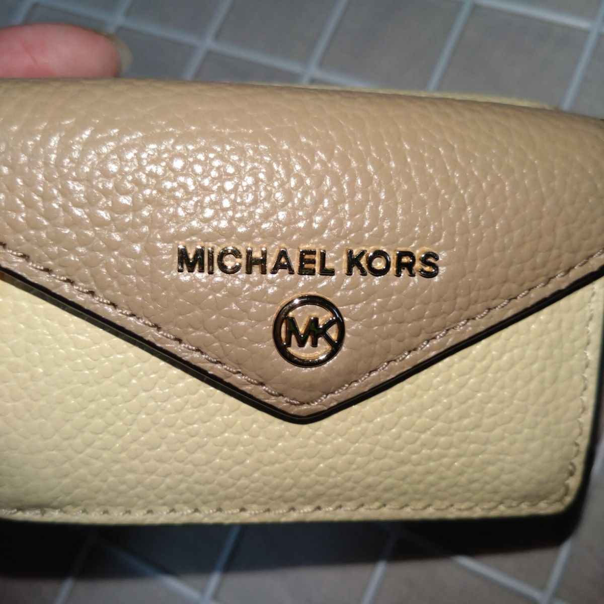 MICHAEL KORS　三つ折りミニウォレット　バイカラー