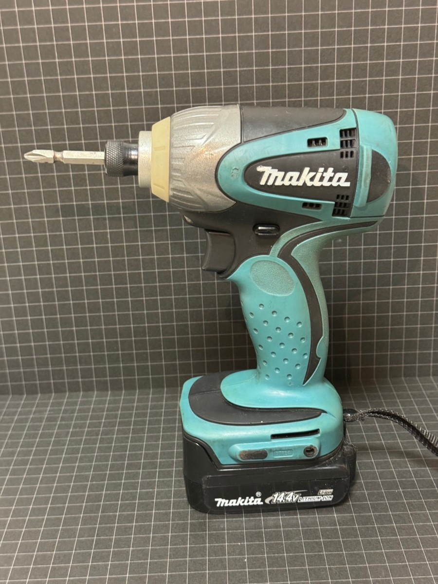 Makitaマキタ 14.4V電動インパクトTD135D　純正バッテリーBL1415_画像1