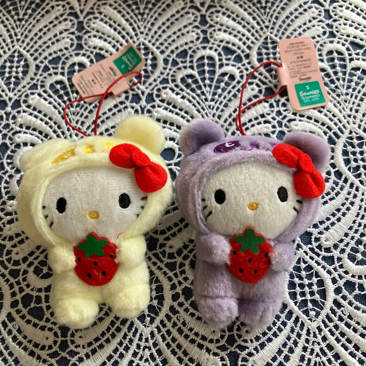 Sanrio Helloキティストラップぬいぐるみ2体