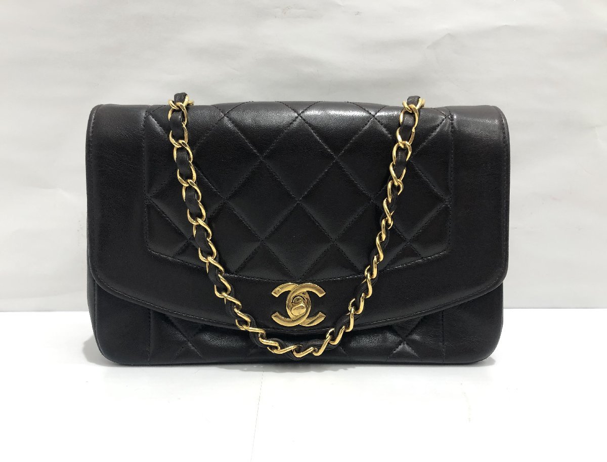 ★CHANEL　シャネル　ダイアナフラップ２２　チェーンショルダー　マトラッセ　ラムスキン　ゴールド金具 3番台　中古★003479_画像1