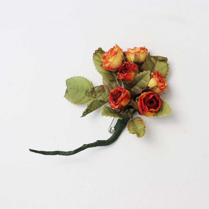  Pink House PINK HOUSE rose bouquet corsage / red group green brooch flower rose motif [2400013669153]