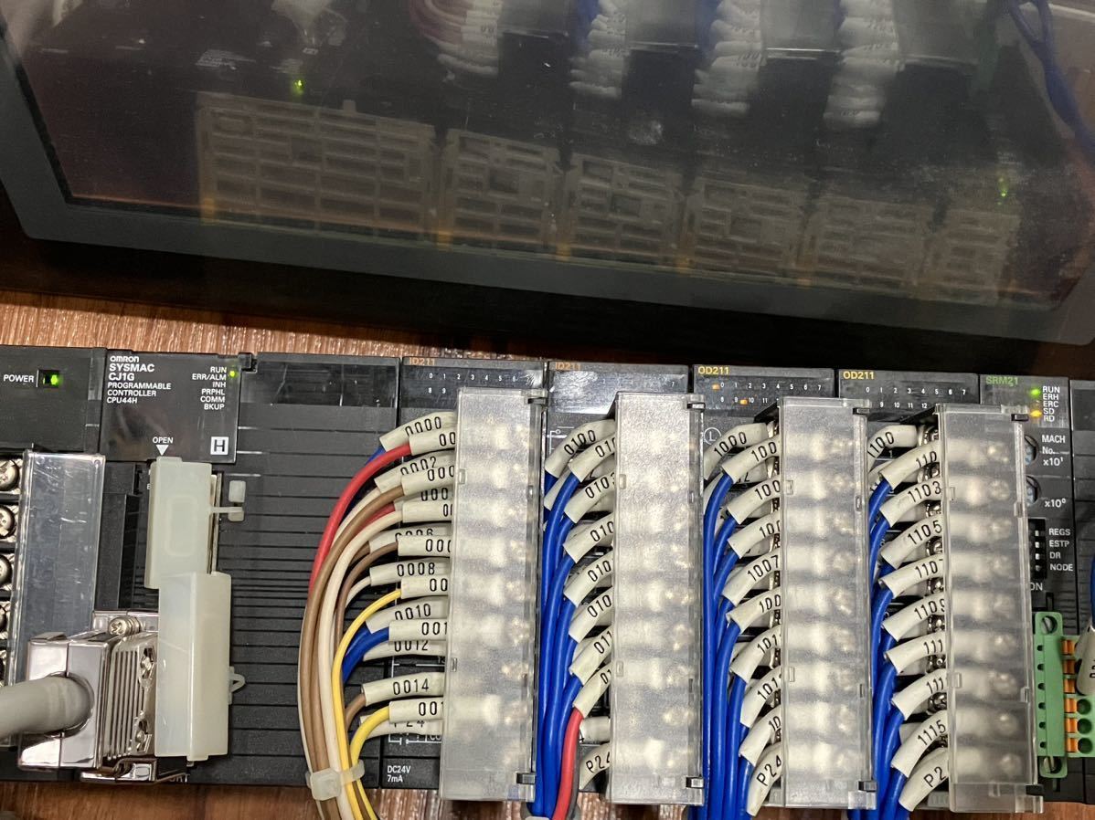 OMRON PLC SYSMAC CJ1G-CPU44H CJ1W-PA202 ID211 ×2台OD211×2台 OMRON PLC SYSMAC CJ1G-CPU44H CJ1W-PA202 ID211 ×2台OD211×2台