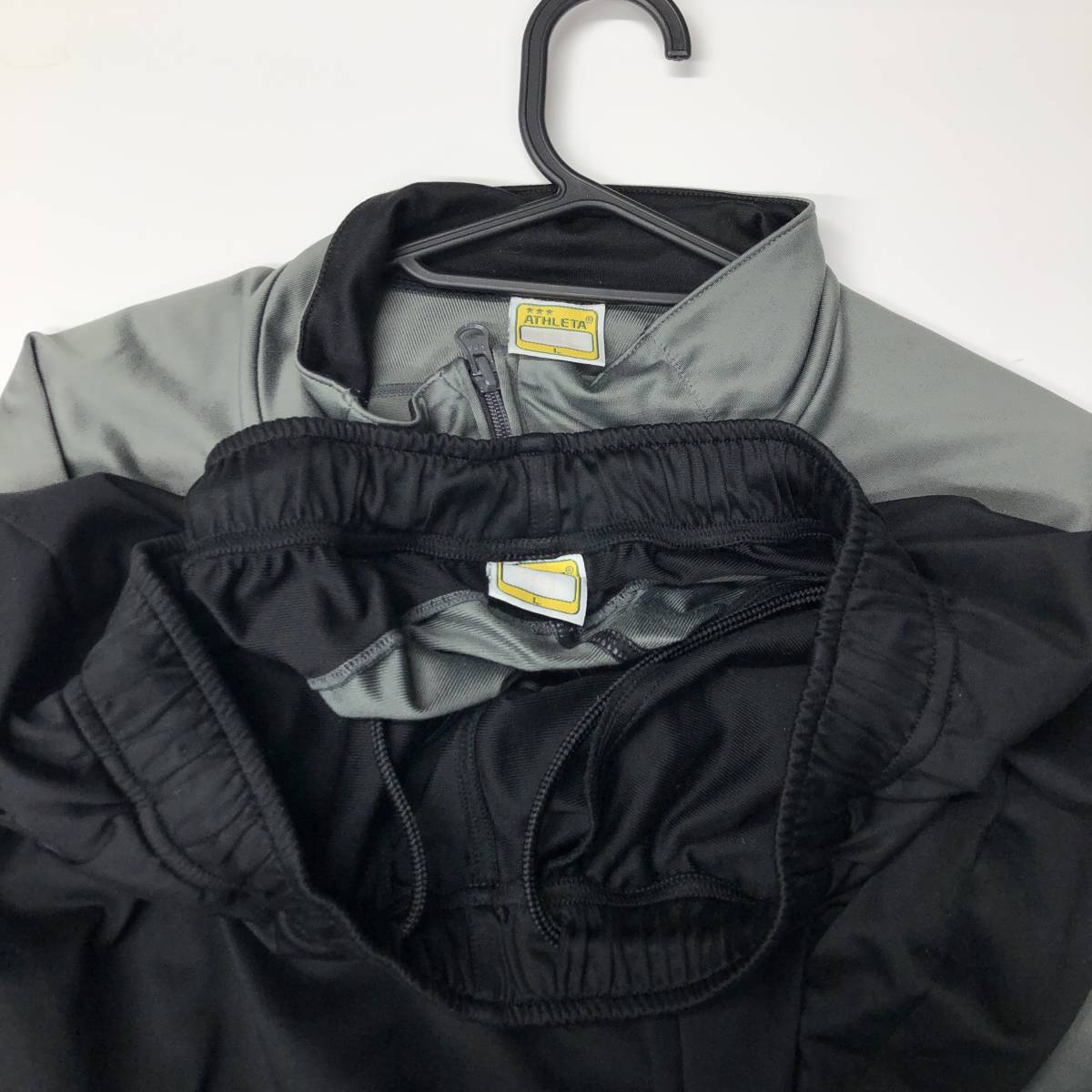 アスレタ ATHLETA ジャージ セットアップ ブラック グレー L アスレタ ATHLETA ジャージ セットアップ ブラック グレー L