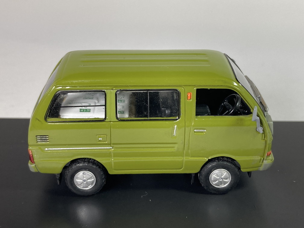 ダイハツ ハイゼットバン S38V 1976 (米屋配達仕様) 1/43 - アシェット 懐かしの商用車コレクション_画像6