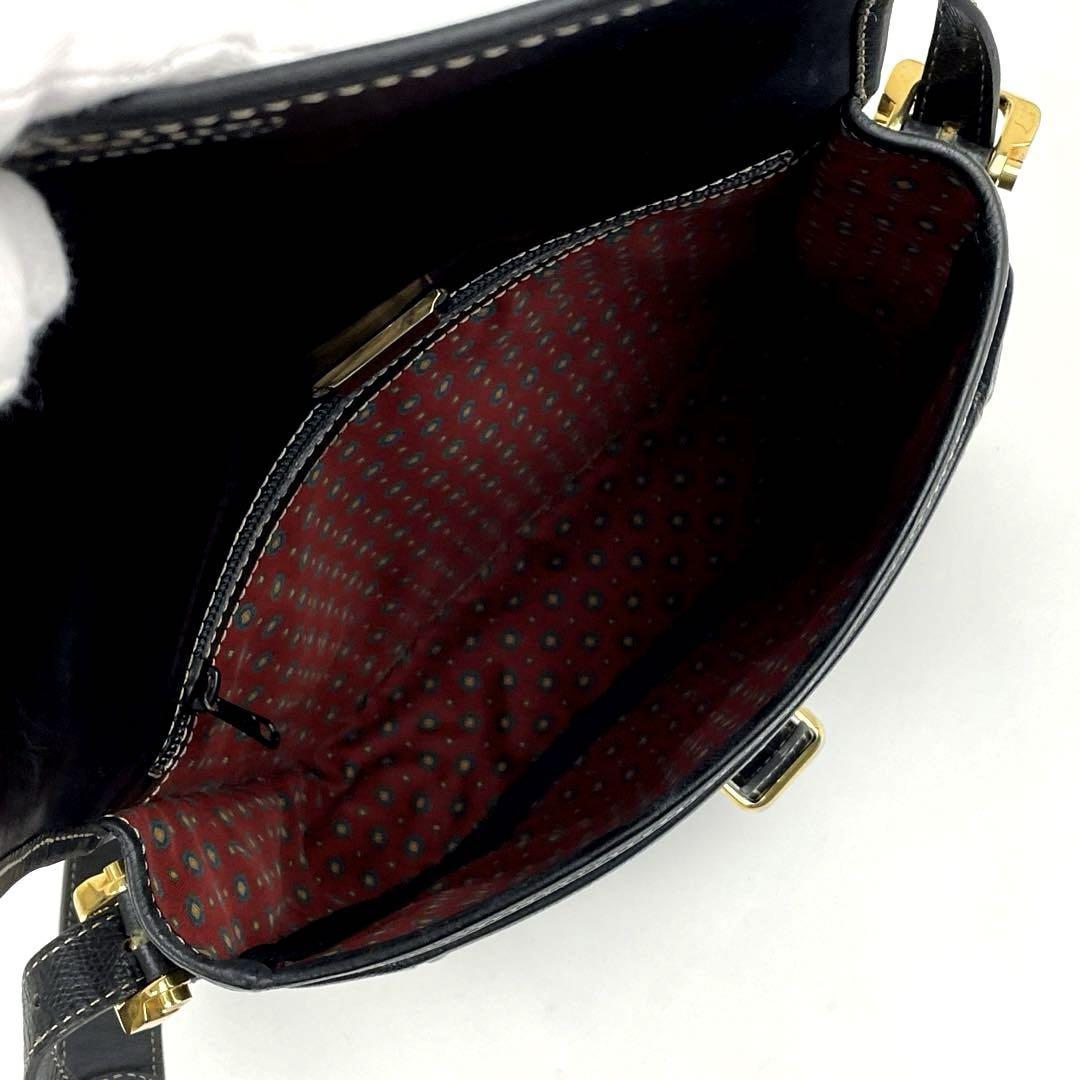 美品 LOEWE ロエベ ショルダーバッグ アナグラム ロゴ型押し 美品 LOEWE ロエベ ショルダーバッグ アナグラム ロゴ型押し