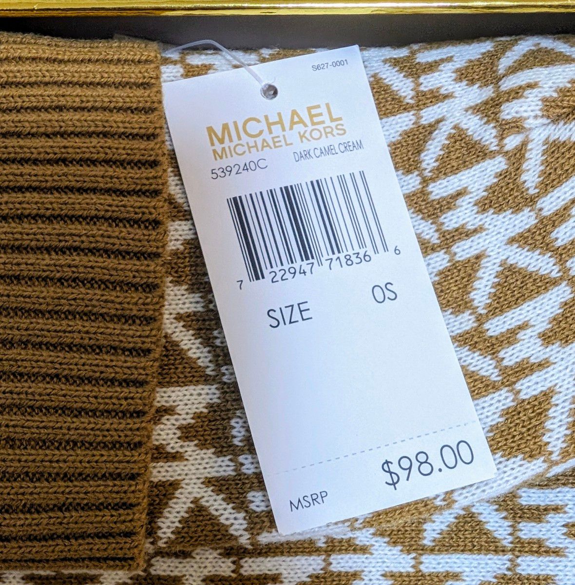 新品・未使用】MICHEAL KORS マフラー 手袋 ニット帽 3点セット 新品・未使用】MICHEAL KORS マフラー 手袋 ニット帽 3点セット
