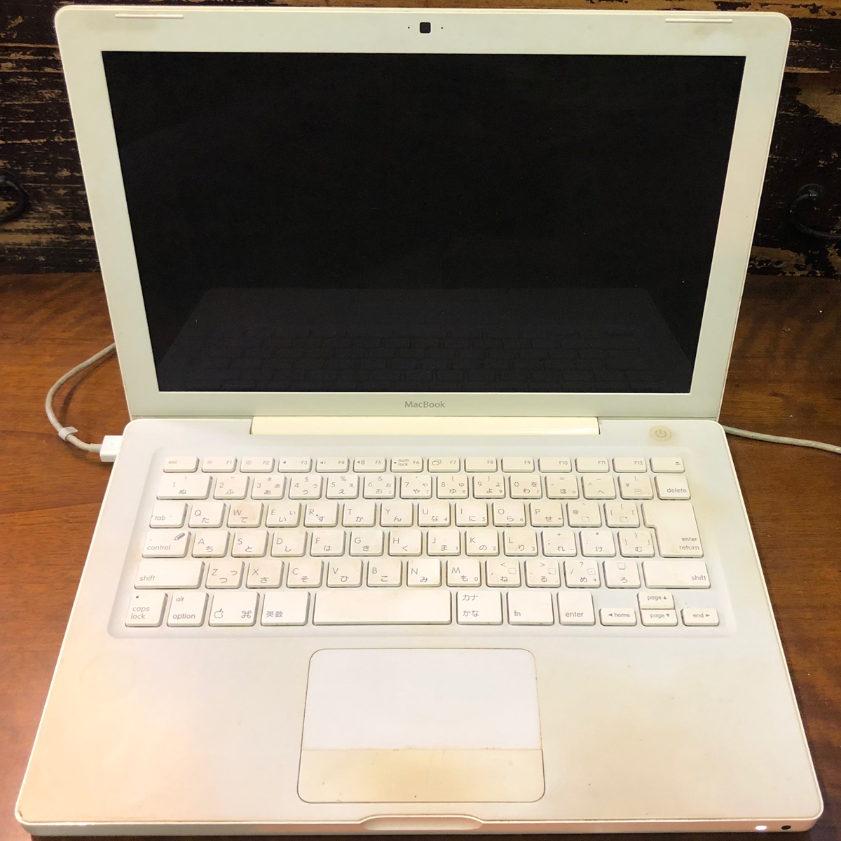 ■起動しないジャンク品■MacBook ホワイト13-inch 2006〜2008年■Intel Core 2 Duo ？GHz■メモリ0GB■HDD 0GB■A1181■_電源アダプターは商品に含まれません。